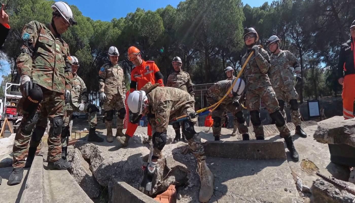 Muharebe Enkazı Arama Kurtarma Eğitimi